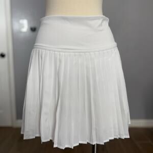 Fabletics Hot Shot Pleated Mini Skort, White, S